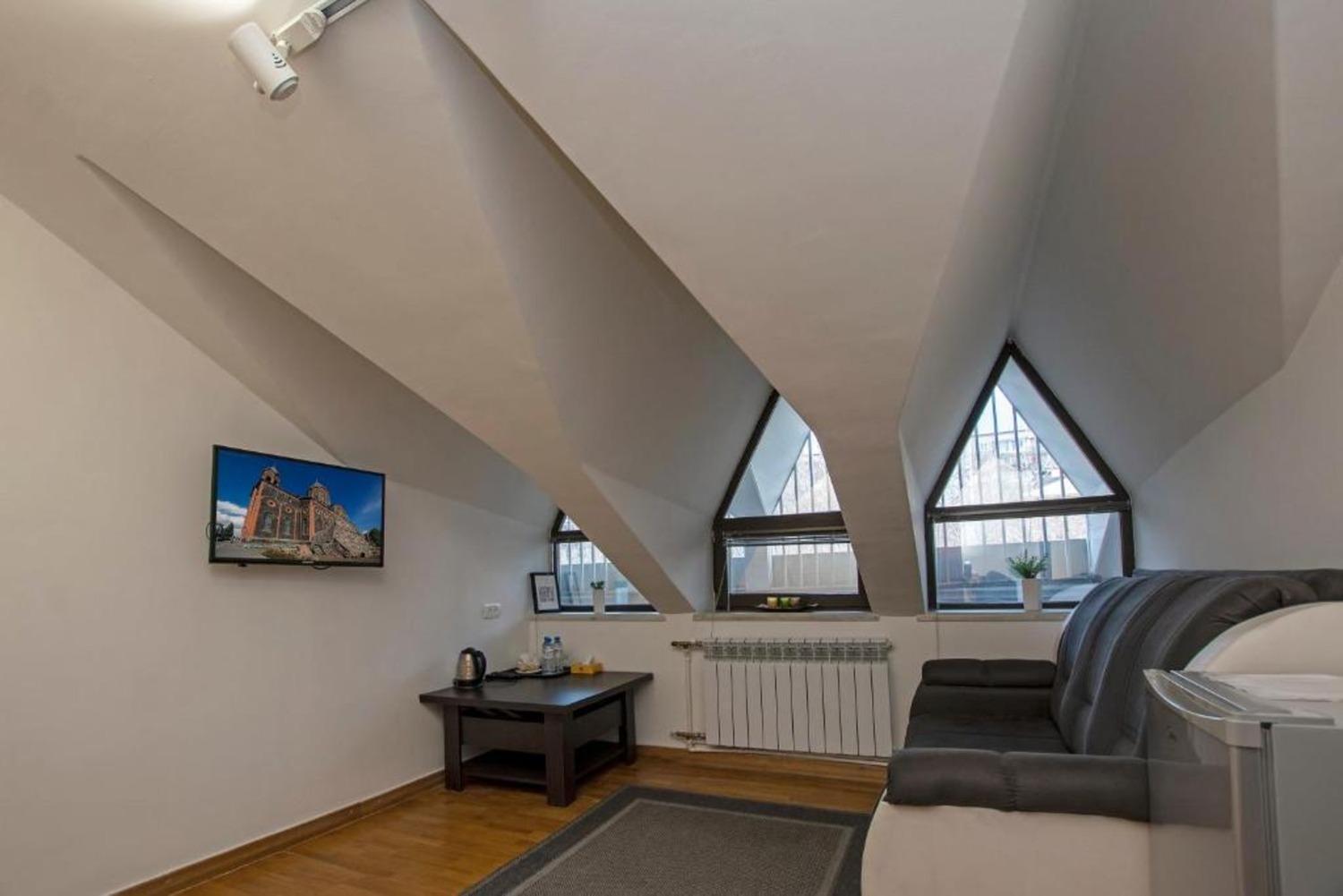 Hotel Season Jereván Kültér fotó