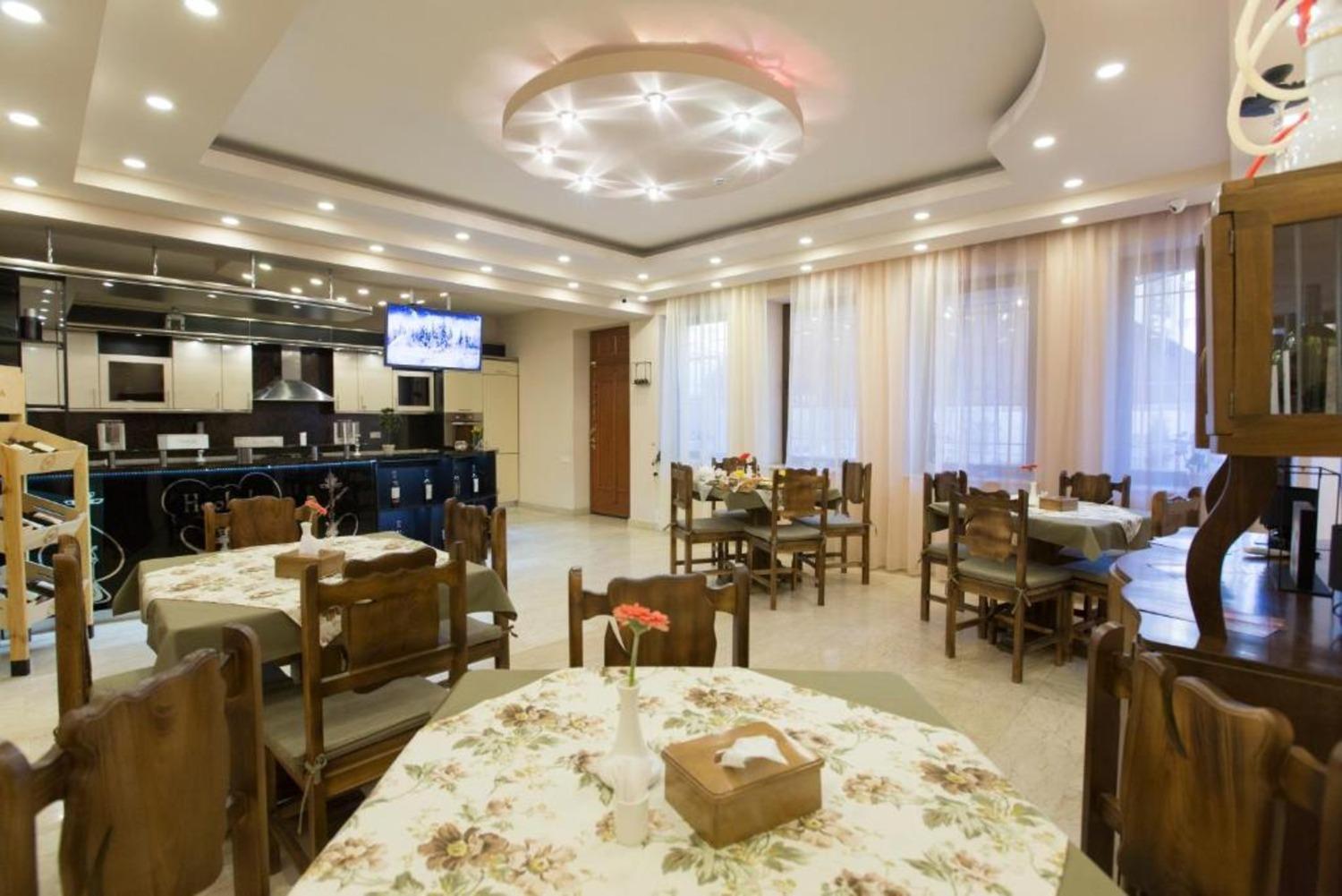 Hotel Season Jereván Kültér fotó