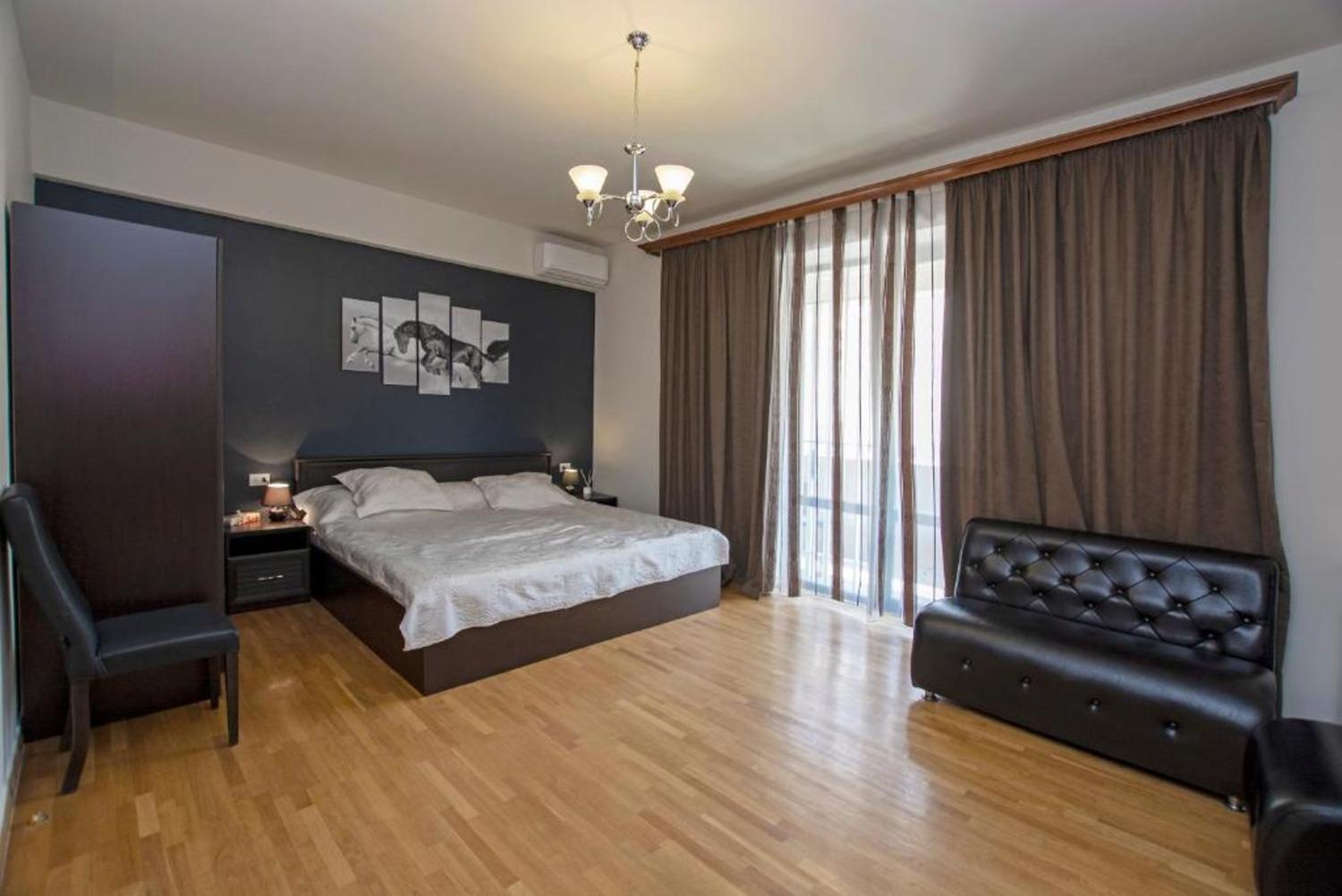 Hotel Season Jereván Kültér fotó